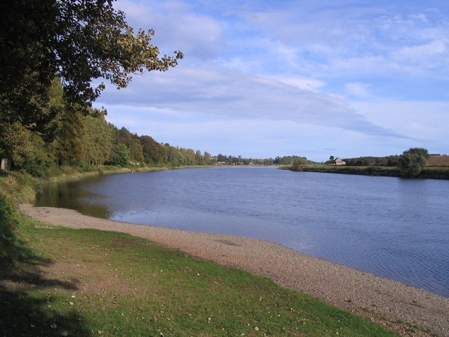 The River Tweed at Paxton Looking downstream from near the boathouse.