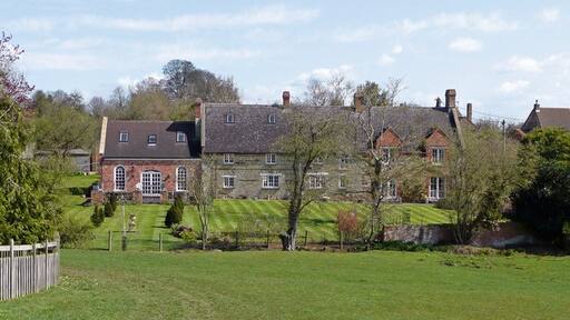 Foto „Slapton“ von Jonathan Billinger (CC BY-SA)/zugeschnittenes Original