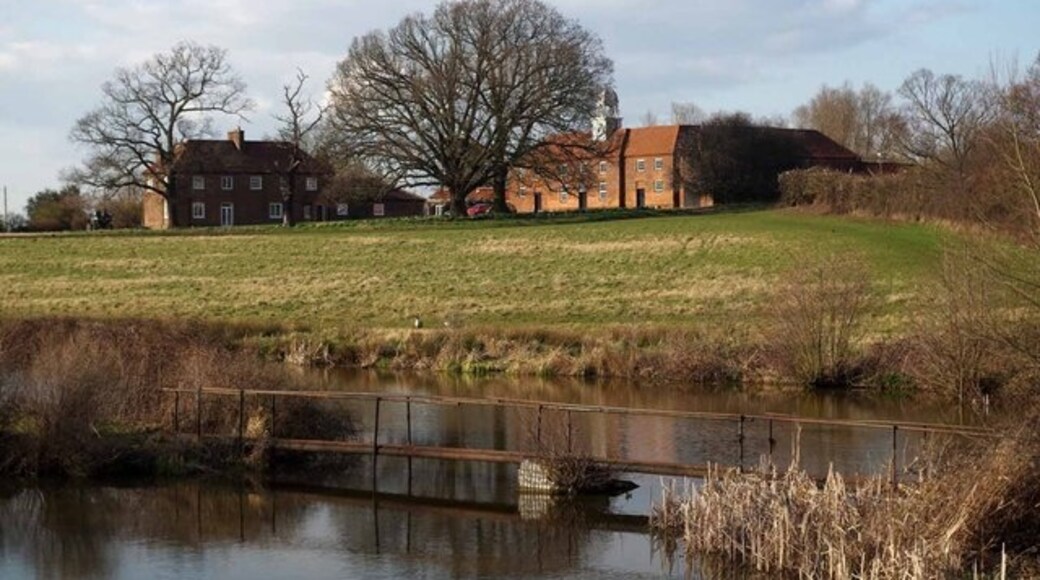 "Kelvedon Hatch"-foto av Glyn Baker (CC BY-SA) / Urklipp från original