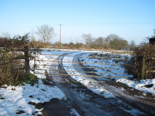 Photo "Aston Abbotts" by John Firth (CC BY-SA) / Cropped from original