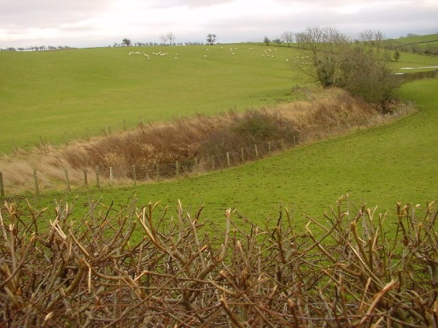 Foto "Broughton" de Bob Jenkins (CC BY-SA) / Recortada do original