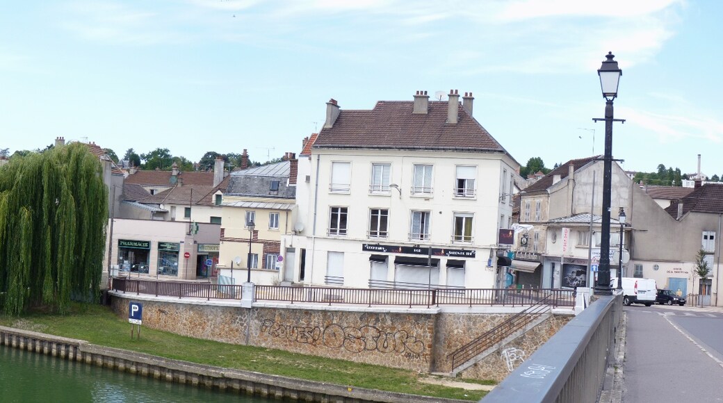 Foto "Thorigny-sur-Marne" oleh Romain.D.C (CC BY) / Dipotong dari foto asli