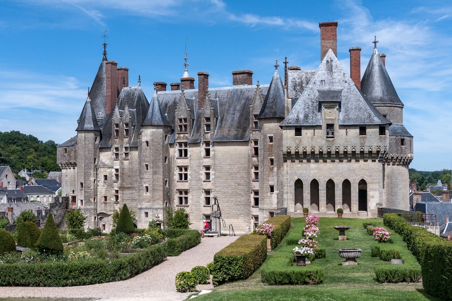 This building is indexed in the Base Mérimée, a database of architectural heritage maintained by the French Ministry of Culture, under the reference PA00097795 .