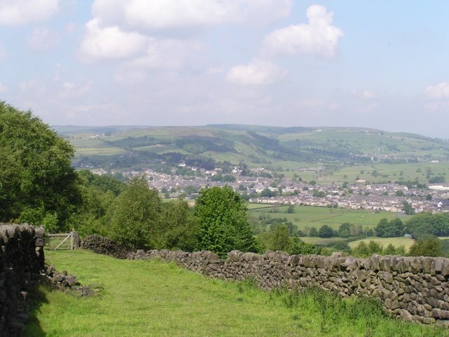 Foto “Steeton y Eastburn” tomada por John Readman (CC BY-SA); recorte de la original