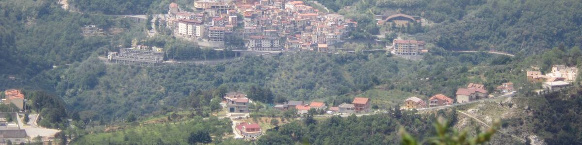Photo "Taverna" by Salvatore Migliari (Creative Commons Attribution 3.0) / Cropped from original
