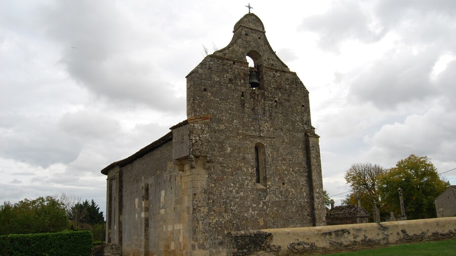 Photo "Église St Christophe de Courpiac" by William Ellison (Creative Commons Attribution-Share Alike 4.0) / Cropped from original