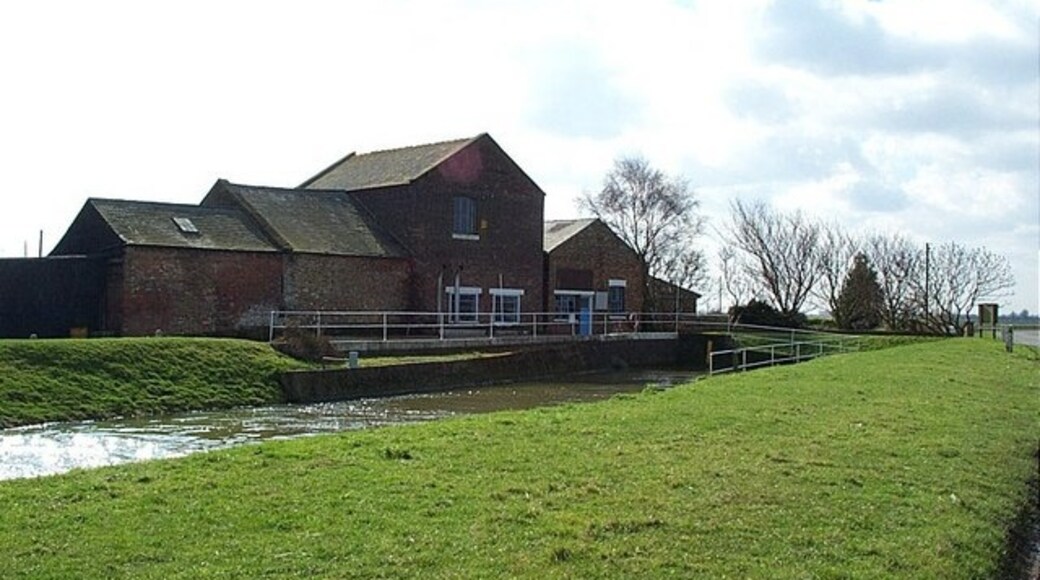 "Marshland St James"-foto av joe donovan (CC BY-SA) / Urklipp från original