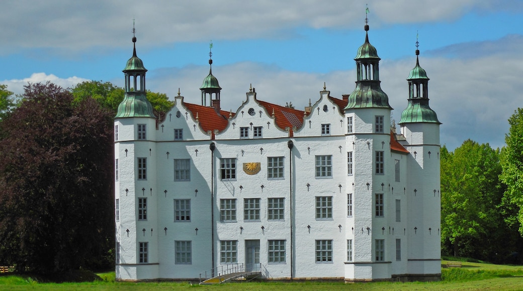 "Schloss Ahrensburg"-foto av hh oldman (CC BY) / Urklipp från original