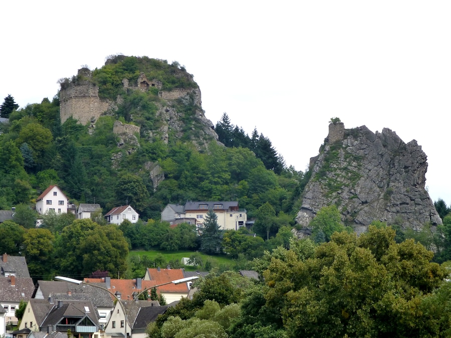 Kallenfels – Burgruine und Bergfried