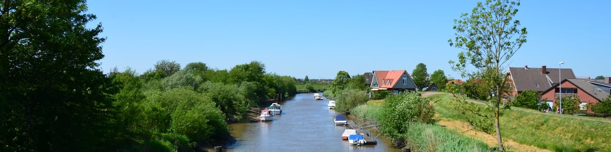 Photo "Die Lühe in Grünendeich." by C.Löser (Creative Commons Attribution 3.0 de) / Cropped from original