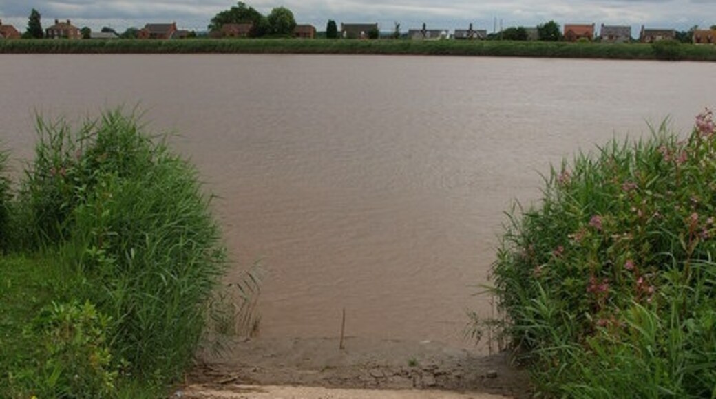 Photo "Hook" by Andy Beecroft (CC BY-SA) / Cropped from original