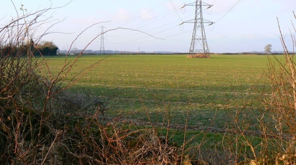 Photo "Baunton" by Brian Robert Marshall (CC BY-SA) / Cropped from original