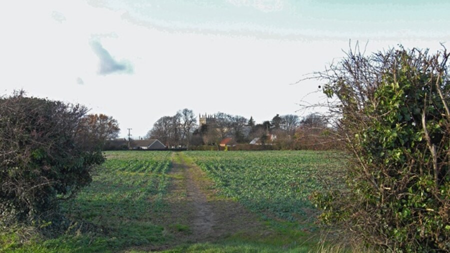 Photo "Public Footpath to Thornton Curtis. This footpath runs from Station Road towards Thornton Curtis church." by David Wright (Creative Commons Attribution-Share Alike 2.0) / Cropped from original