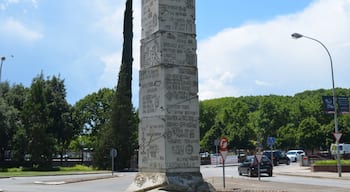Girona, Columna a la Història de Girona