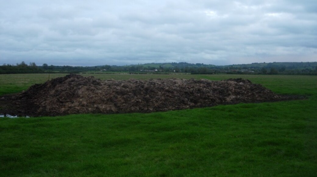 "Ludgershall"-foto av Mark Edwards (CC BY-SA) / Urklipp från original