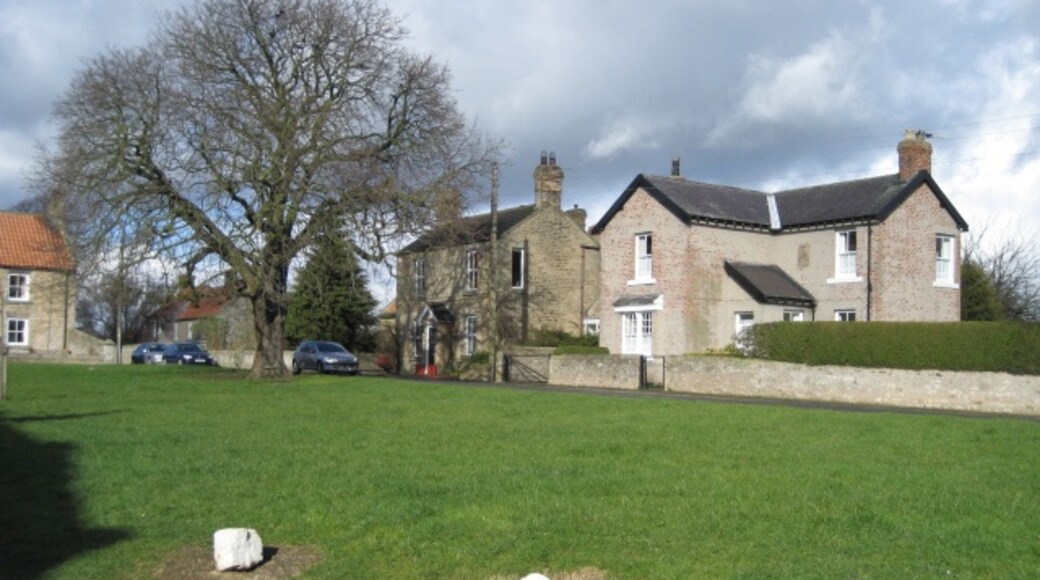 Foto "Summerhouse" por TIM CHAPMAN (CC BY-SA) / Recortada de la original