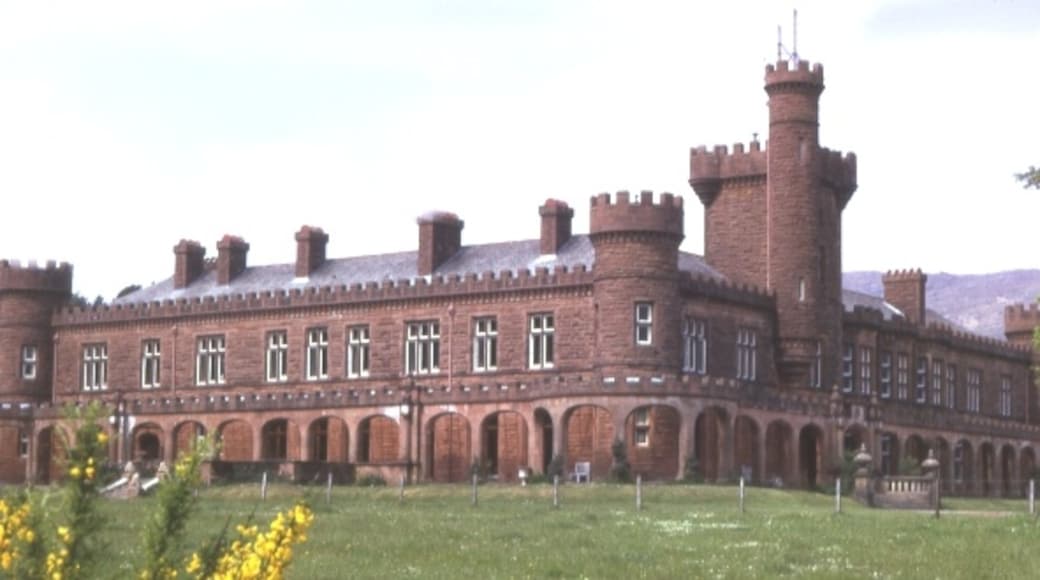 Foto ‘Kinloch Castle’ van Anne Burgess (CC BY-SA) / bijgesneden versie van origineel