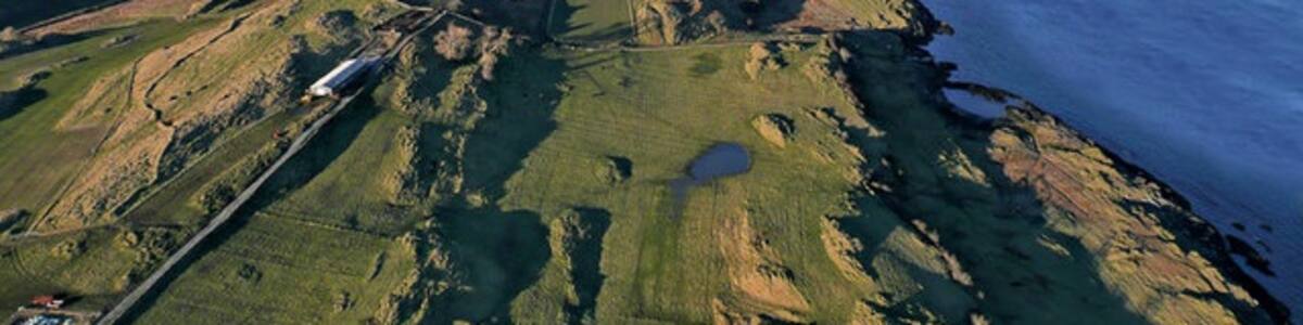 Photo "Lismore Island An aerial view of about two thirds of Lismore Island co-ordinated on Kilcheran Loch in the top half of the image." by Stephen Branley (Creative Commons Attribution-Share Alike 2.0) / Cropped from original