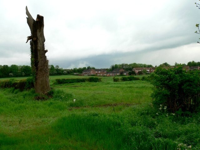 Ảnh "Làng North Cave" của Roger Gilbertson (CC BY-SA) / Cắt từ ảnh gốc