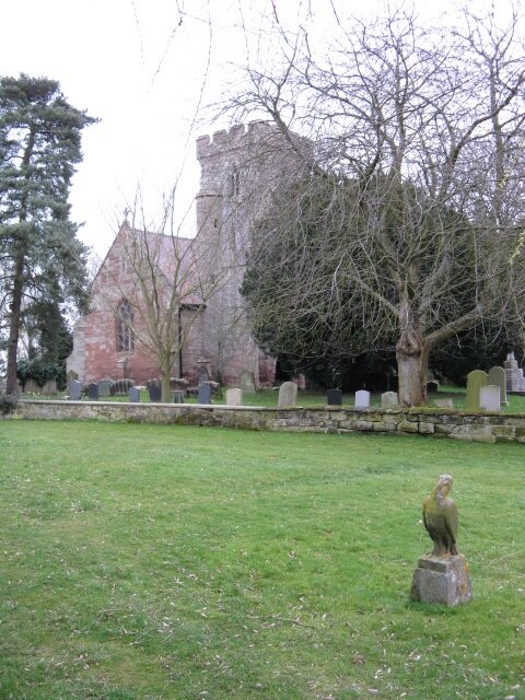 "Hampton Lovett"-foto av Whatlep (CC BY-SA) / Urklipp från original