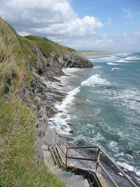 Dolwen Point, Pendine To the west of the point steps lead down to the sea from the coast path.