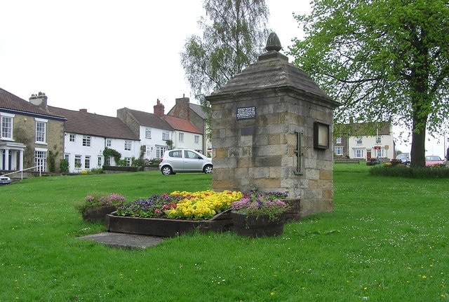 Photo "Heighington" by Hugh Mortimer (CC BY-SA) / Cropped from original