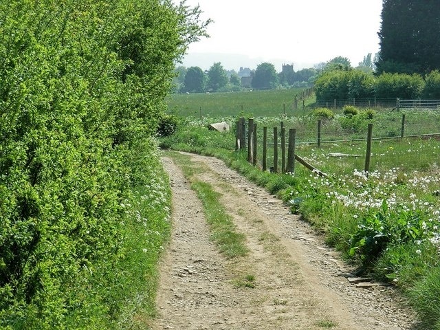 Footpath to Wickhamford The tower of Wickhamford church can be seen on the horizon.