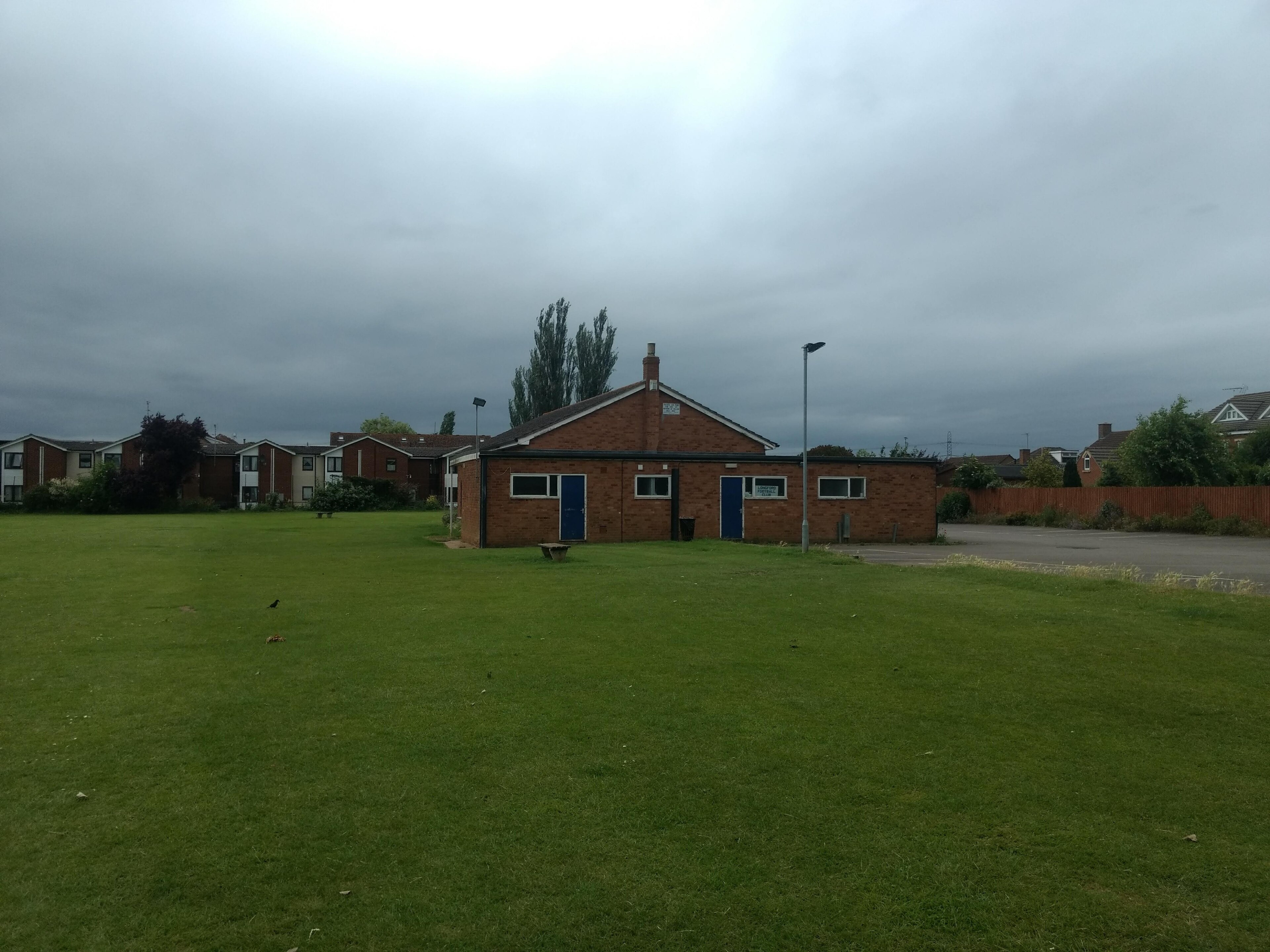 Photo "Longford" by Philafrenzy (CC BY-SA) / Cropped from original