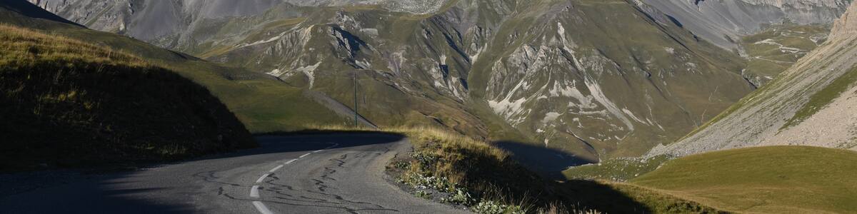 Photo "SUBIDA AL GALIBIER" by Manuel Velazquez (Creative Commons Attribution 3.0) / Cropped from original