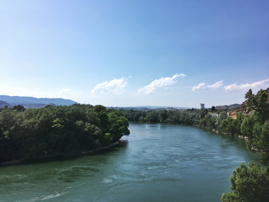 El pas de l'Ase és un congost del riu Ebre