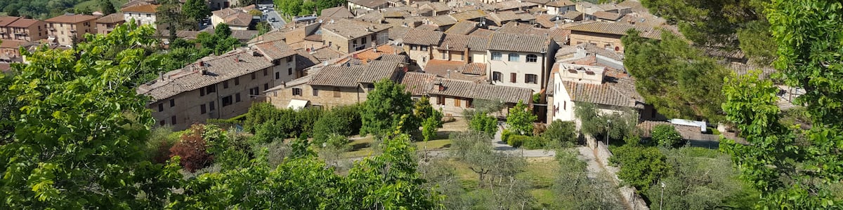 Photo "53037 San Gimignano, Province of Siena, Italy" by Robert Powell (Creative Commons Attribution-Share Alike 3.0) / Cropped from original