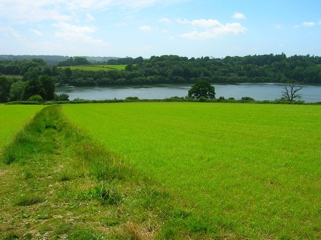 Ardingly Reservoir Looking down the footpath from Townhouse Farm. The reservoir was opened in 1978 filling the valleys once occupied by Shell Brook and Ardingly Brook. East and West Hammer Woods occupy the southern bank whilst the Ardingly Activity Centre is obscured by the trees of Fullingmill Wood to the left.