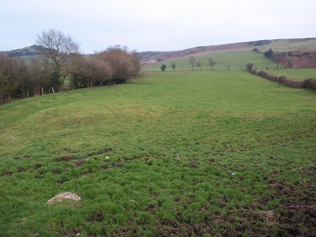 Foto "Worthen with Shelve" por Derek Harper (CC BY-SA) / Recortada de la original