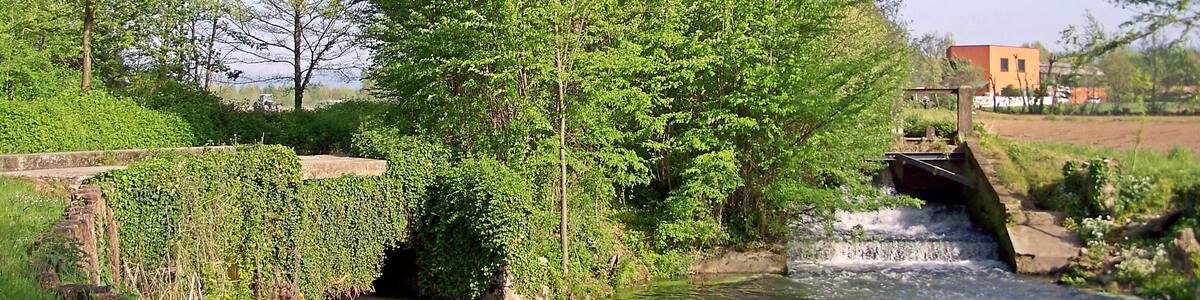 Photo "Il vaso Orso dove sottopassa la navazza del vaso Fiume a Poncarale." by Moliva (Creative Commons Attribution-Share Alike 3.0) / Cropped from original