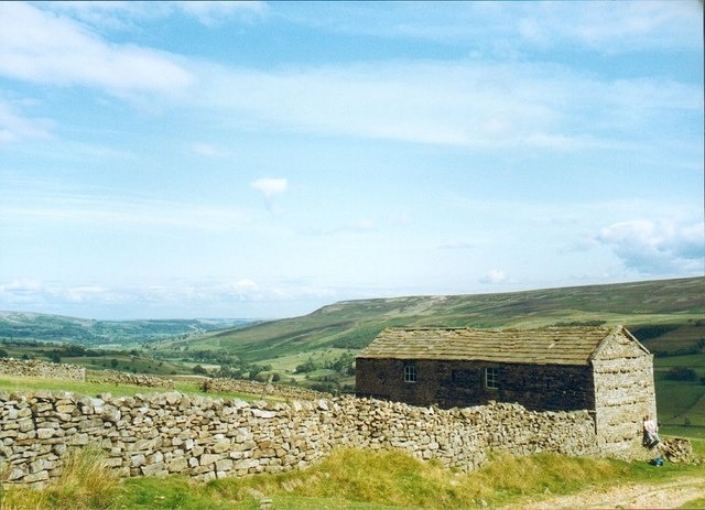 Photo "Low Row" by Gordon Hatton (CC BY-SA) / Cropped from original