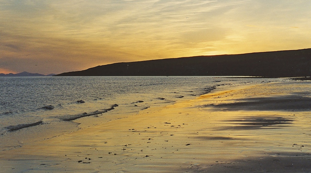 ภาพ "ชายหาด Big Sand" โดย Nigel Brown (CC BY-SA) / ตัดภาพจากขนาดต้นฉบับ
