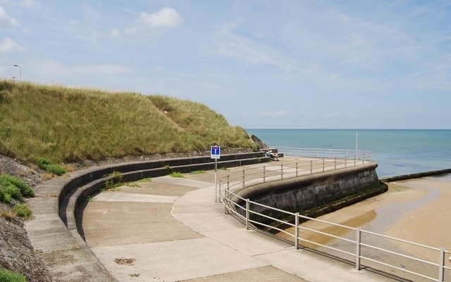 Promenade at the western end of Westgate Bay