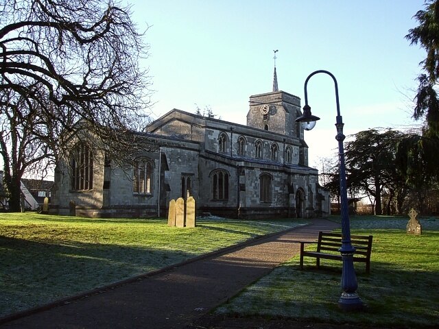 Photo "Eaton Bray" by Rob Farrow (CC BY-SA) / Cropped from original