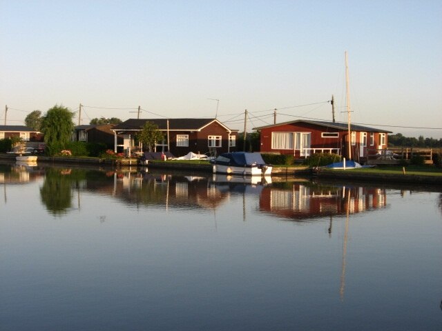 Foto „Repps mit Bastwick“ von Alan Hawkes (CC BY-SA)/zugeschnittenes Original