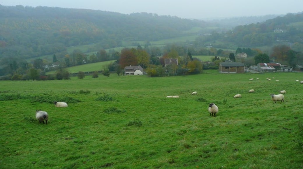 Photo "Monkton Combe" by Jonathan Billinger (CC BY-SA) / Cropped from original