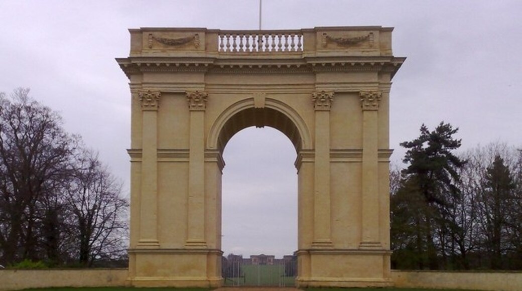 Foto „Radclive-cum-Chackmore“ von mick finn (CC BY-SA)/zugeschnittenes Original