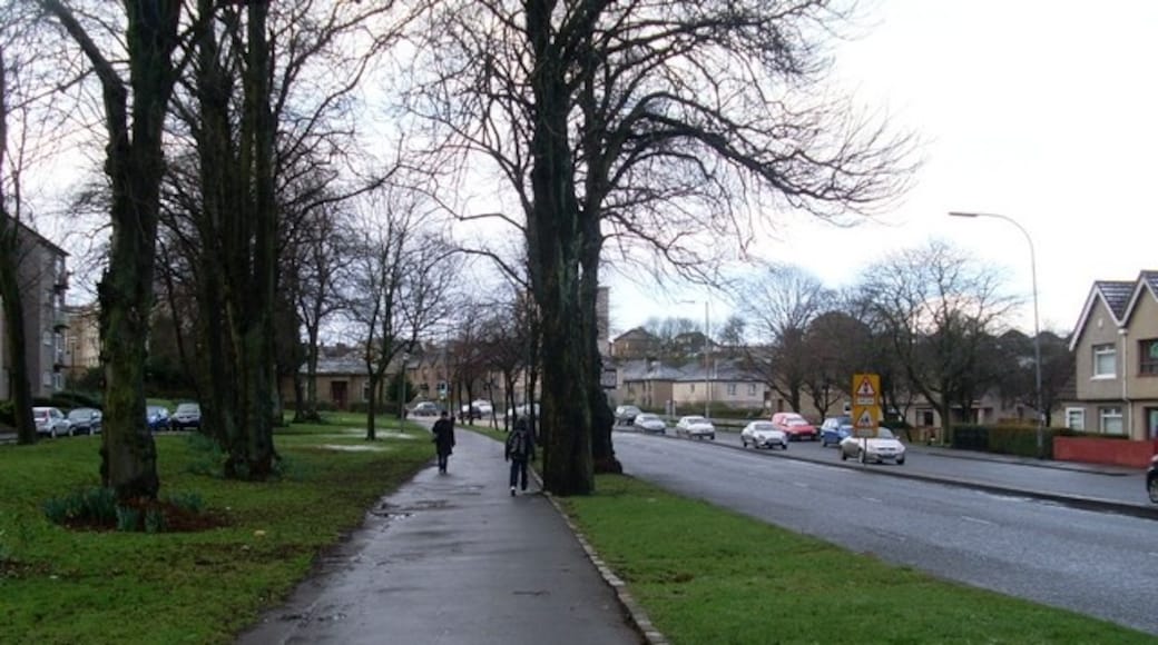 Photo "Cardonald" by Stephen Sweeney (CC BY-SA) / Cropped from original
