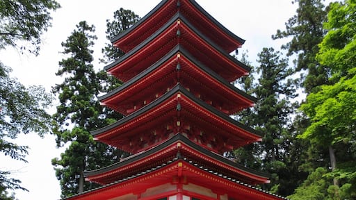 Ảnh "Shinto-mura" của Qurren (CC BY-SA) / Cắt từ ảnh gốc