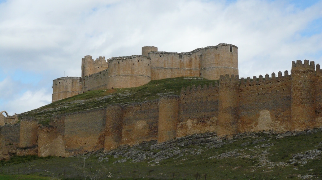 Foto “El Burgo de Osma” tomada por Rowanwindwhistler (CC BY-SA); recorte de la original