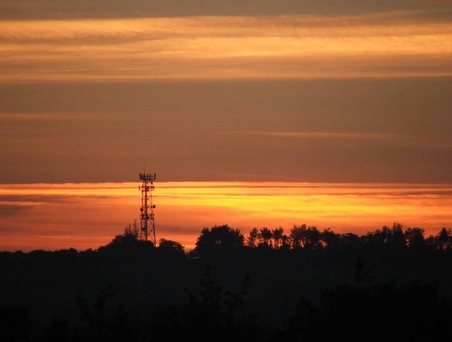 Dawn on Red Hill Communications mast at Red Hill on the A5.