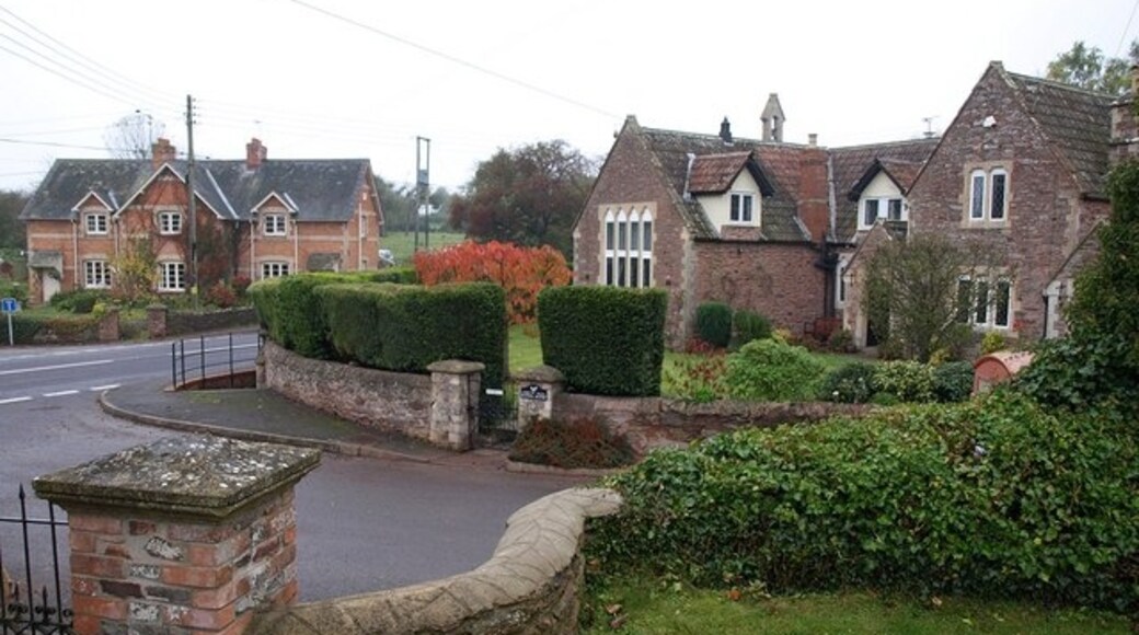 "Durston"-foto av Derek Harper (CC BY-SA) / Urklipp från original