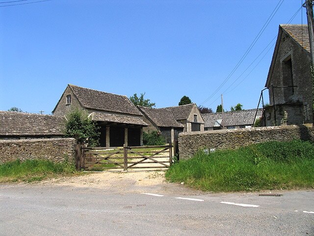 Billede "Ampney St. Mary" af Pam Brophy (CC BY-SA) / beskåret fra det originale billede