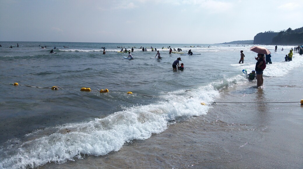 Foto "Pantai Jungmun Saekdal" oleh song songroov (CC BY) / Dipotong dari foto asli