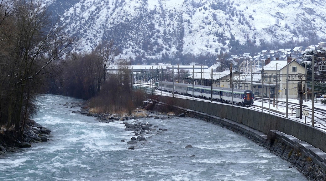 "Saint-Michel-de-Maurienne"-foto av Florian Pépellin (CC BY-SA) / Urklipp från original