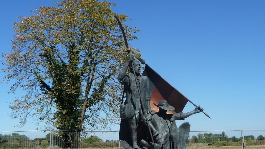 Photo "Denkmal für die badischen Revoluzzer" by Immanuel Giel (Creative Commons Attribution 3.0) / Cropped from original